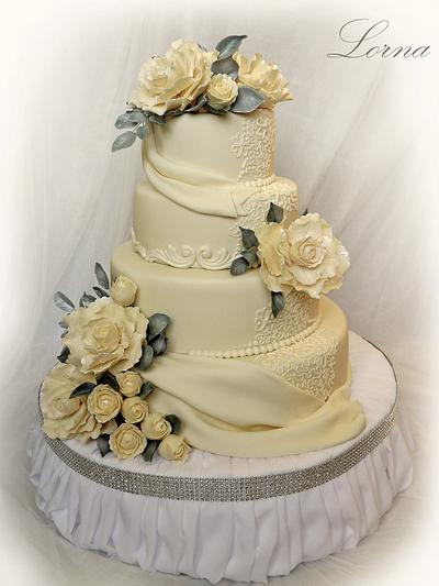 Romantic wedding cake.. - Cake by Lorna