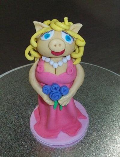 Miss Piggy Cake Topper - Cake by Jo