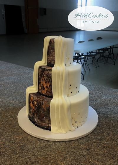 Camo Wedding  - Cake by HotCakes by Tara