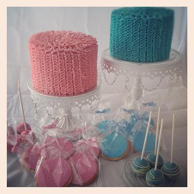 Pink & Blue Ruffles - Cake by cjsweettreats