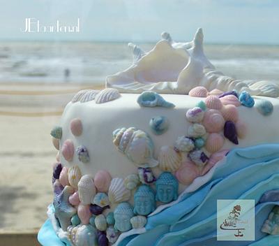 beachcake with handmade shells - Cake by Judith-JEtaarten