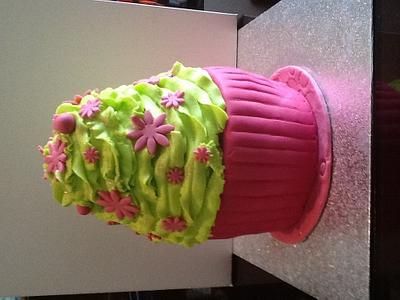 Cupcake tower - Cake by Lisa Ryan