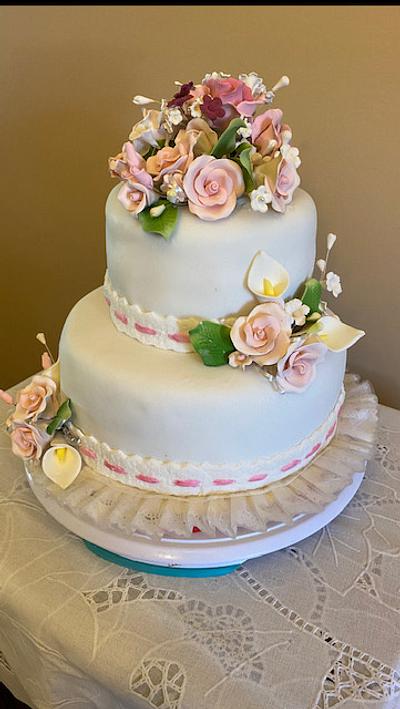 Roses and Lace Wedding Cake  - Cake by Julia 