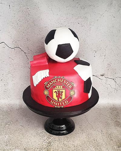 Manchester United  - Cake by Joan Sweet butterfly 