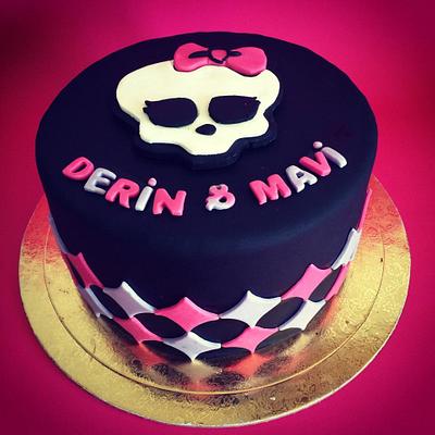 Monster High Cake - Cake by PastaLaVistaCakes