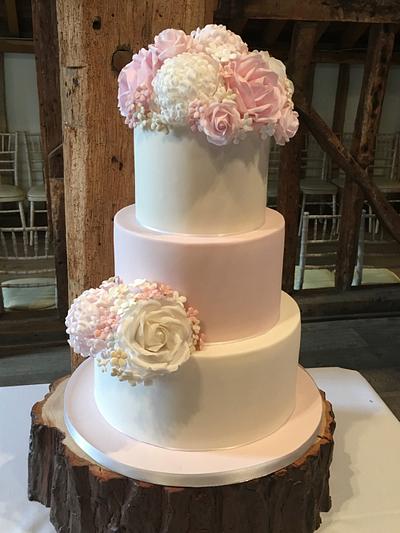Floral elegance - Cake by Shereen