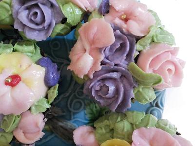 Floral buttercream cupcakes - Cake by Aels