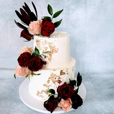 Red roses - Cake by alenascakes