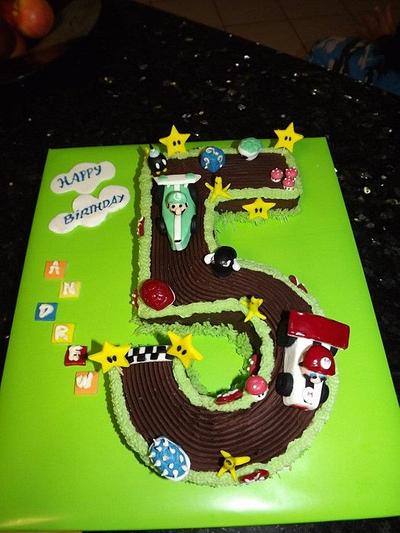 Mario racing car - Cake by AlphacakesbyLoan 
