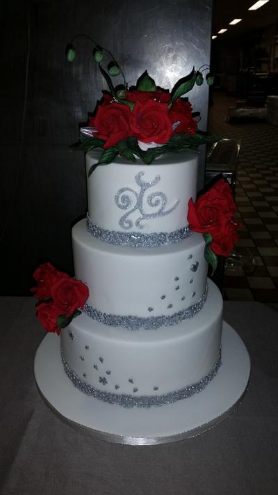 White weddingcake - Cake by Yvonne