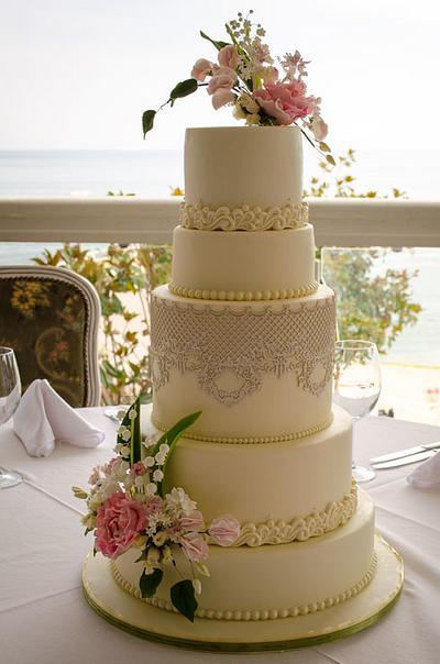 Wedding cake - Cake by Rositsa Lipovanska