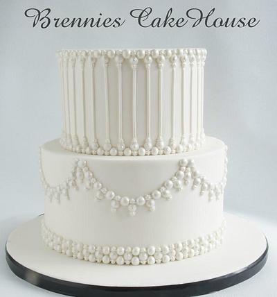 simple white wedding cake - Cake by Brenda Bakker