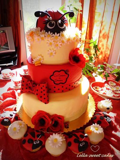 Ladybug cake - Cake by LellaSweetCakes