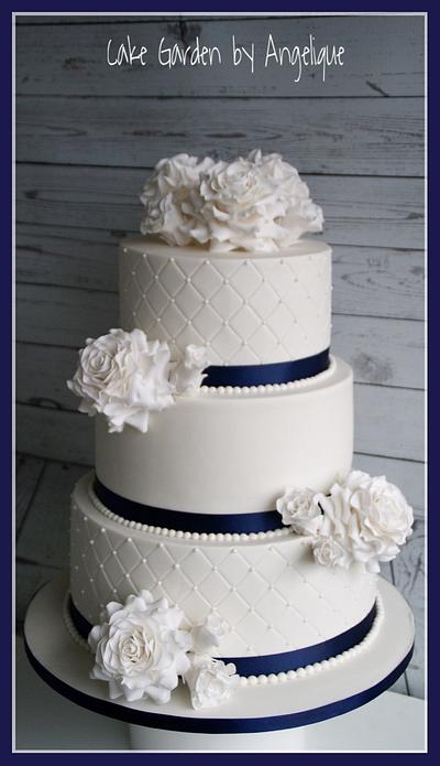 Wedding cake with white roses - Cake by Cake Garden 