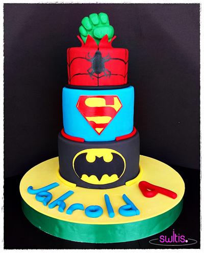 Superhero - Cake by switis