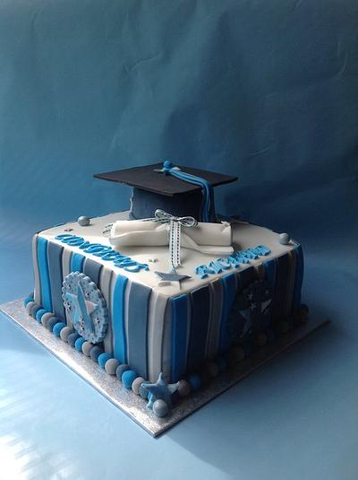 Graduation Cake  - Cake by LittleDzines
