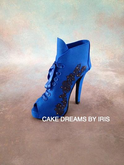 High heel fońdant/gum-paste ankle boot - Cake by Iris Rezoagli