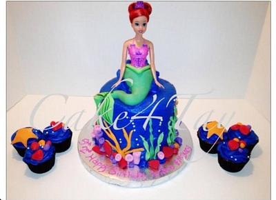 Under The Sea with Cupcakes - Cake by Angel Chang