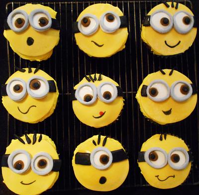 Minion Cupcakes  - Cake by Angie Mellen