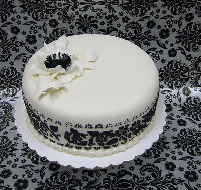 Black & white with anemone - Cake by Wanda