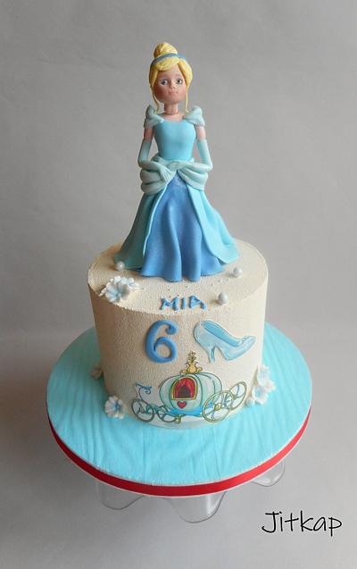 Cinderella - Cake by Jitkap