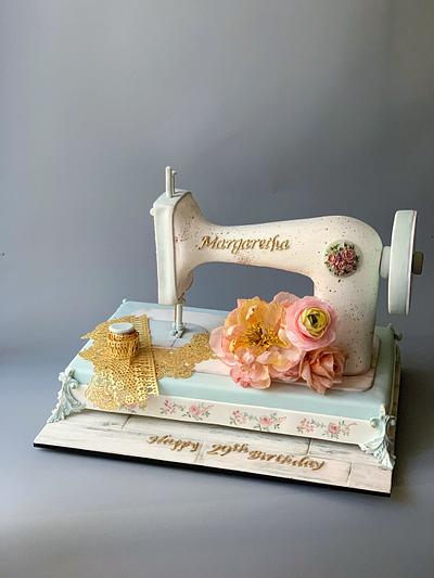 Vintage sewing machine  - Cake by Dsweetcakery