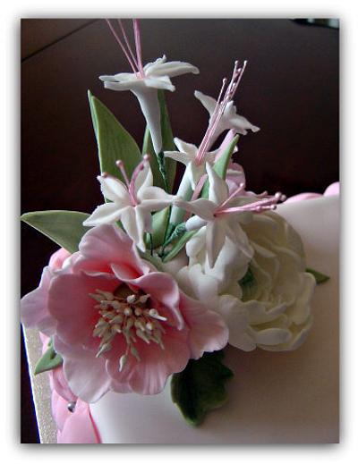 flowers - Cake by cakesofdesire