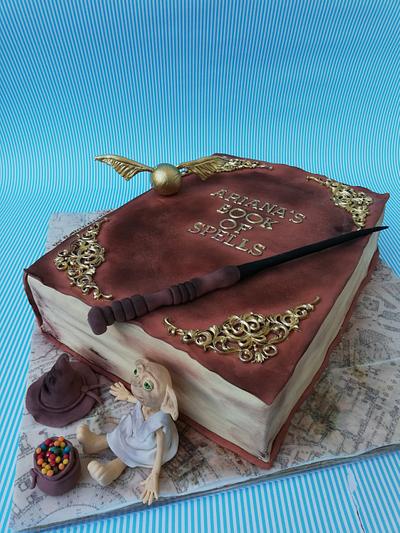 Ariana's book of spells - Cake by Torte by Amina Eco