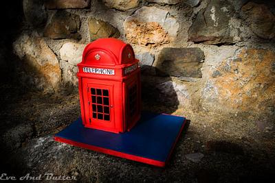 Telephone box 3D  - Cake by eve and butter