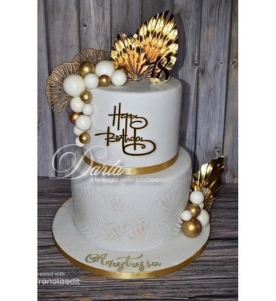 white and gold leaf cake - Cake by Daria Albanese