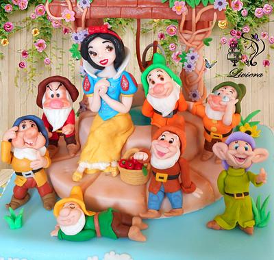 Snow White and the Seven Dwarfs - Cake by L