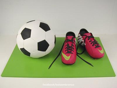 Cristiano Ronaldo's shoes - Cake by Bolo em Branco [by Margarida Duarte]