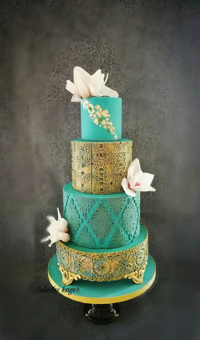 Turquoise and gold - Cake by Julieta ivanova Julietas cakes