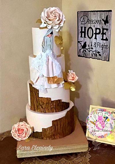 Wedding cake with large roses and sugar lace - Cake by Saraelzaiady