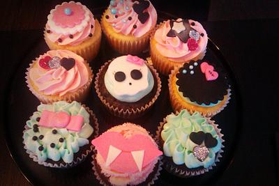 Monster High Cupcakes - Cake by The Cakery 