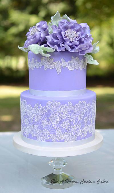 Purple peony wedding cake - Cake by Elisabeth Palatiello