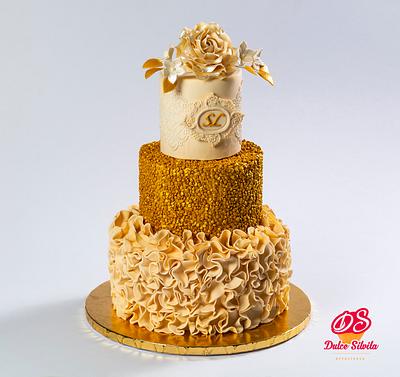 Wedding Cake Gold & Ivory - Cake by Dulce Silvita