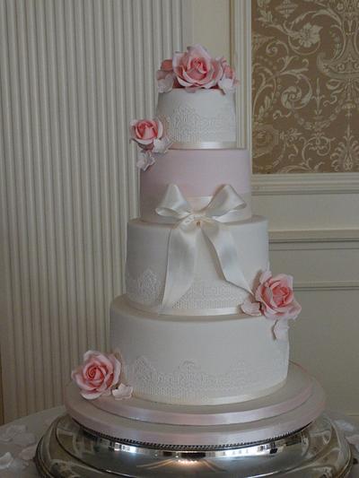 Wedding cake with Handmade Roses - Cake by melpasley