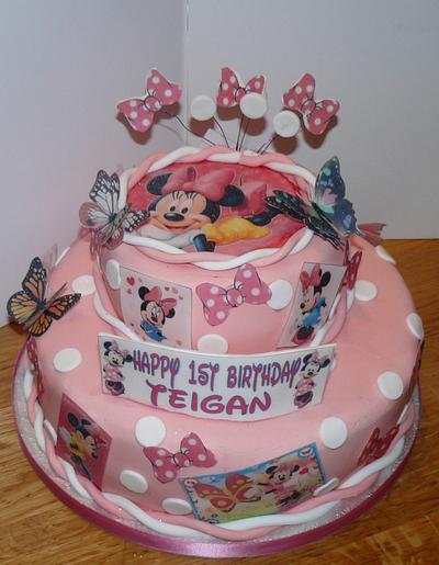 Minnie mouse 2tier photo cake with BOWS - Cake by Krazy Kupcakes 