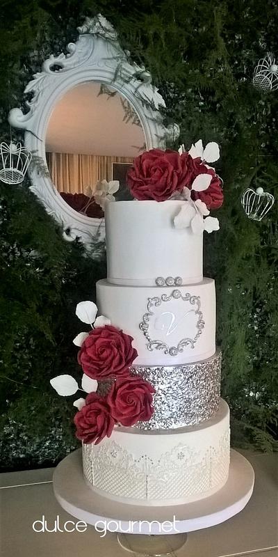 Red roses for Valentina - Cake by Silvia Caballero