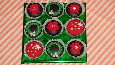 Christmas Cupcakes!!  - Cake by Marilyn mary