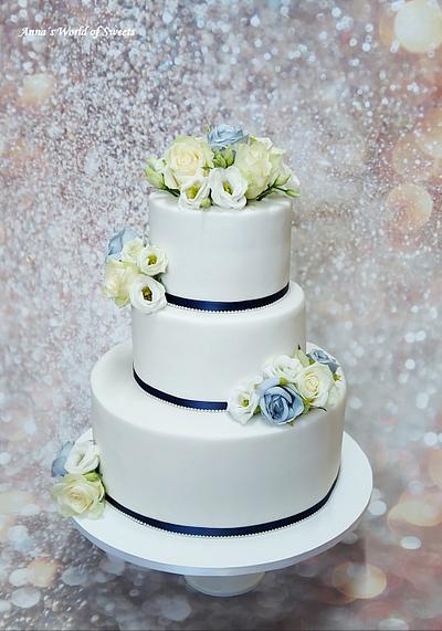 White & blue wedding cake - Cake by Anna's World of Sweets 
