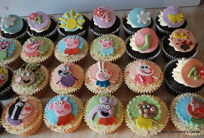 Peppa Pig with family & friends - Cake by MrsSunshinesCakes
