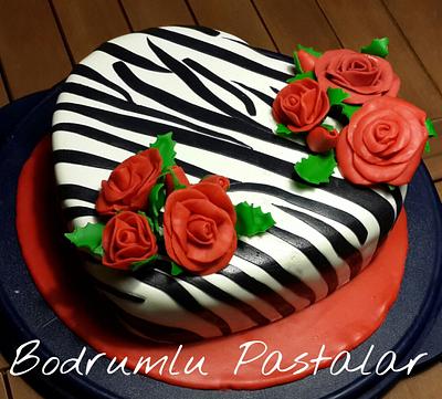Heart cake with roses - Cake by Pinar