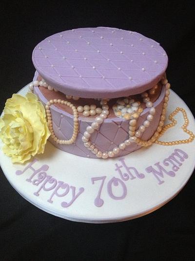 Vintage Jewelry Cake - Cake by Kazza