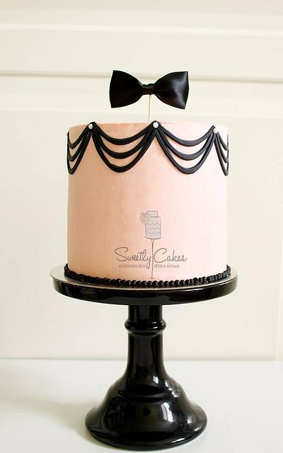 Pink chic cake - Cake by Sweetly Cakes 