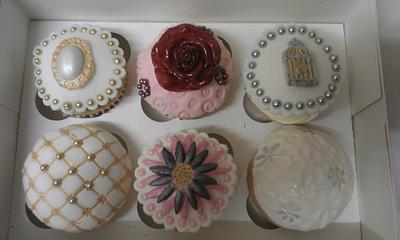 My first attempt at decorating cupcakes - Cake by chellescakecreations
