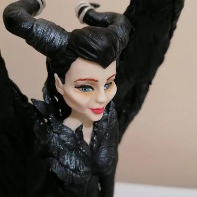 Maleficent  - Cake by Marcelica Popa 