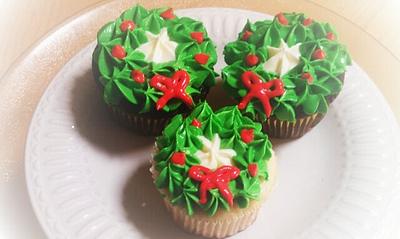 Wreath cupcakes - Cake by First Class Cakes