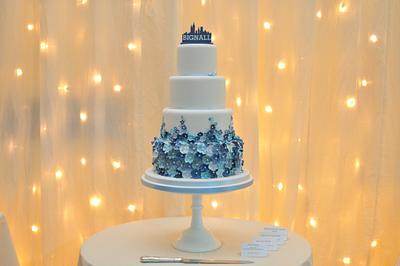 New York Skyline Wedding Cake - Cake by Sue Field